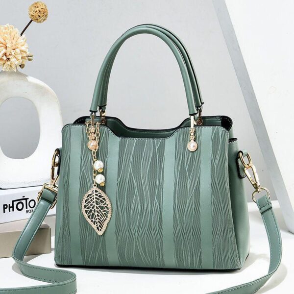 Fashion trade women wholesale vertical stripe road shoulder bag - Image 4