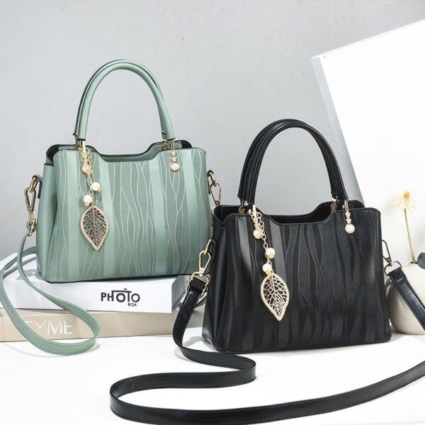 Fashion trade women wholesale vertical stripe road shoulder bag - Image 5