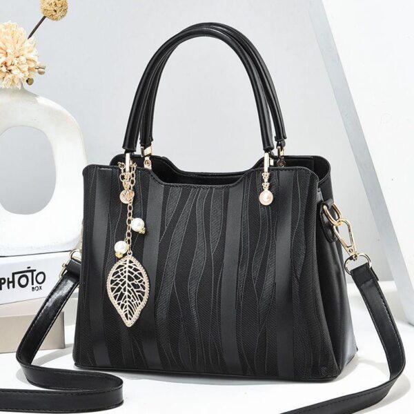 Fashion trade women wholesale vertical stripe road shoulder bag - Image 3