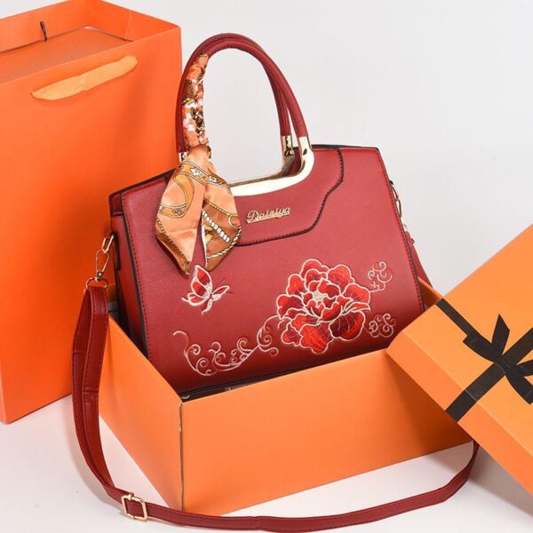 Elegant and Atmospheric Handbag - Image 2