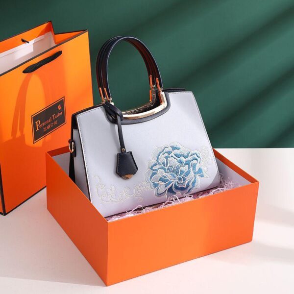 New style fashionable, elegant, decent, high quality, large capacity ladies handbag