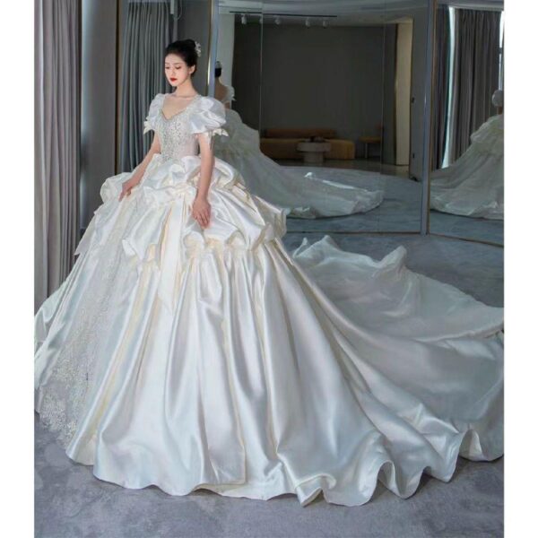 Satin main wedding dress 2024 new princess bride small heavy industry French luxury high-end long trailing large size