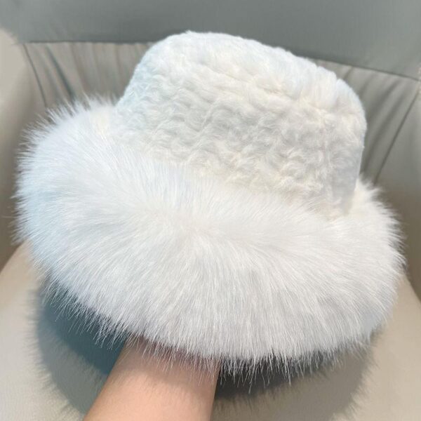 Plush Mongolian hat women's winter show face small thickened warm wool Japanese big head circumference cold-proof hat trend