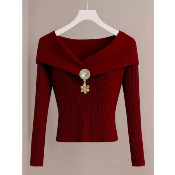 Clearance pick-up ~ Korean red chic velvet autumn and winter new western style high-end chic warm bottom top trend - Image 3