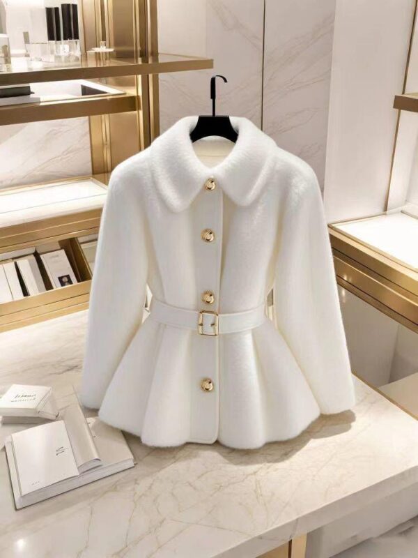 Winter unique temperament good-looking high-end short top fragrant waist white plush thickened warm jacket