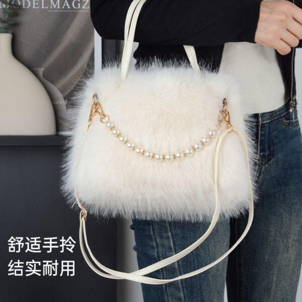 2024 winter new fashion pearl Korean version plush cross-body bag furry cute female commuter Carry-on shoulder bag - Image 2