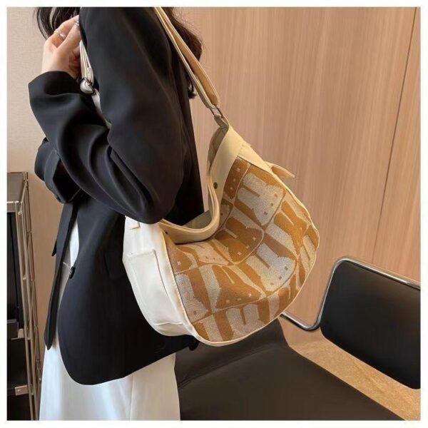 New canvas bag fashion 2024 large-capacity bag one-shoulder college student cross-body bag Commuter Tote Rabbit - Image 2