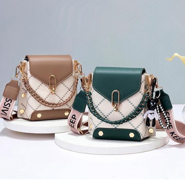 High-end 2024 new mobile phone bag women's one-shoulder cross-body handbag fashion ins Internet celebrity versatile fashion large capacity