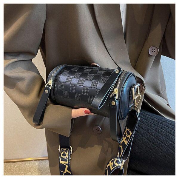 2024 new women's bag fashion candy colour acrylic hand-held silk scarf buckle dinner bag box bag - Image 3