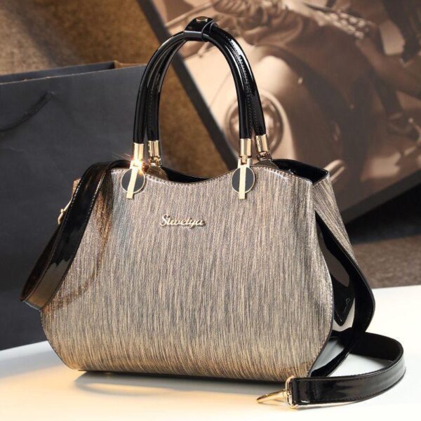 New women's large-capacity versatile handbag middle-aged women's bag mother's bag high-end large bag going out Cross-body bag - Image 3