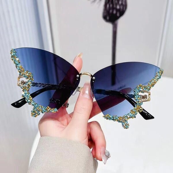 Sunglasses Women's 2024 Large Frame Diamond Butterfly Fashion Photography Performance Props Glasses Women's Sunglasses Anti-UV - Image 3